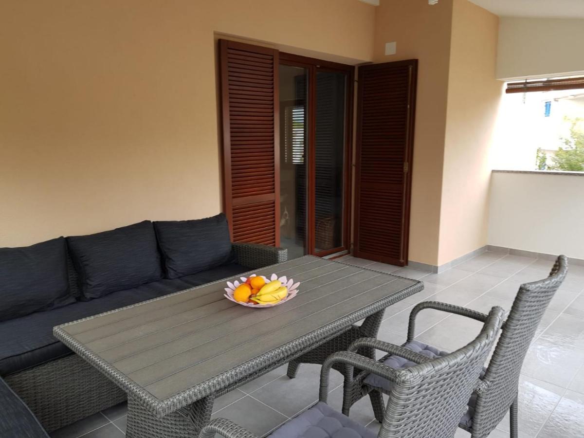 Relax Zone III Apartamento Malinska Exterior foto