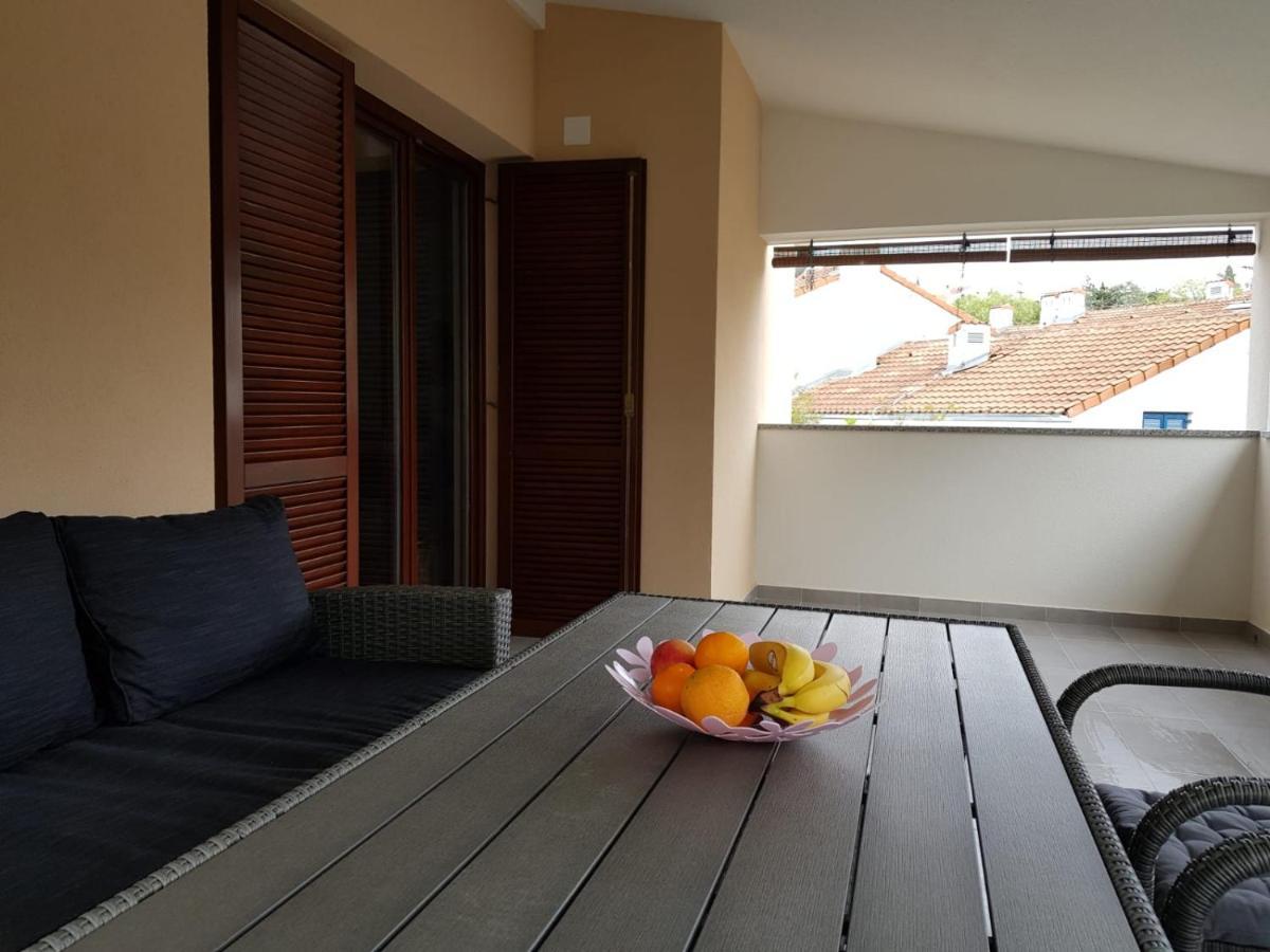 Relax Zone III Apartamento Malinska Exterior foto