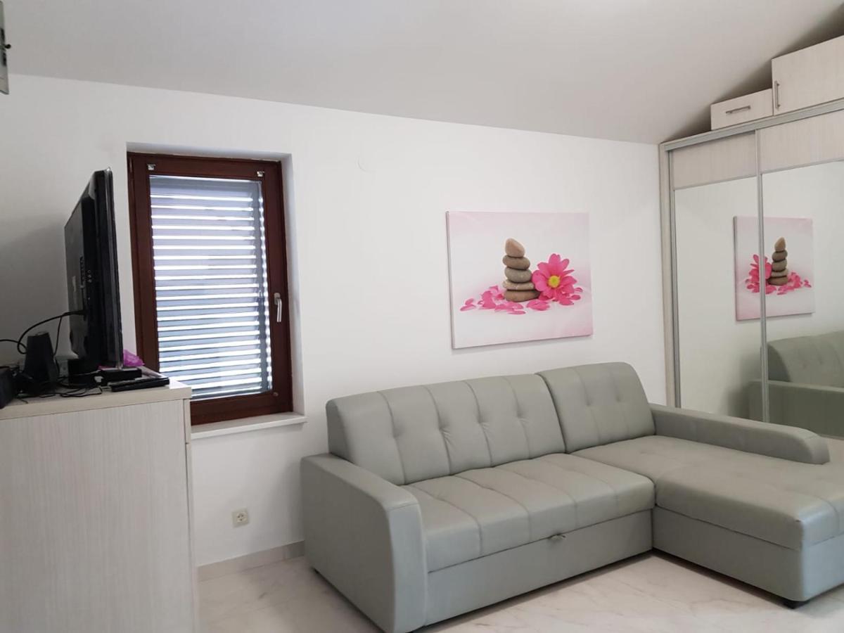 Relax Zone III Apartamento Malinska Exterior foto